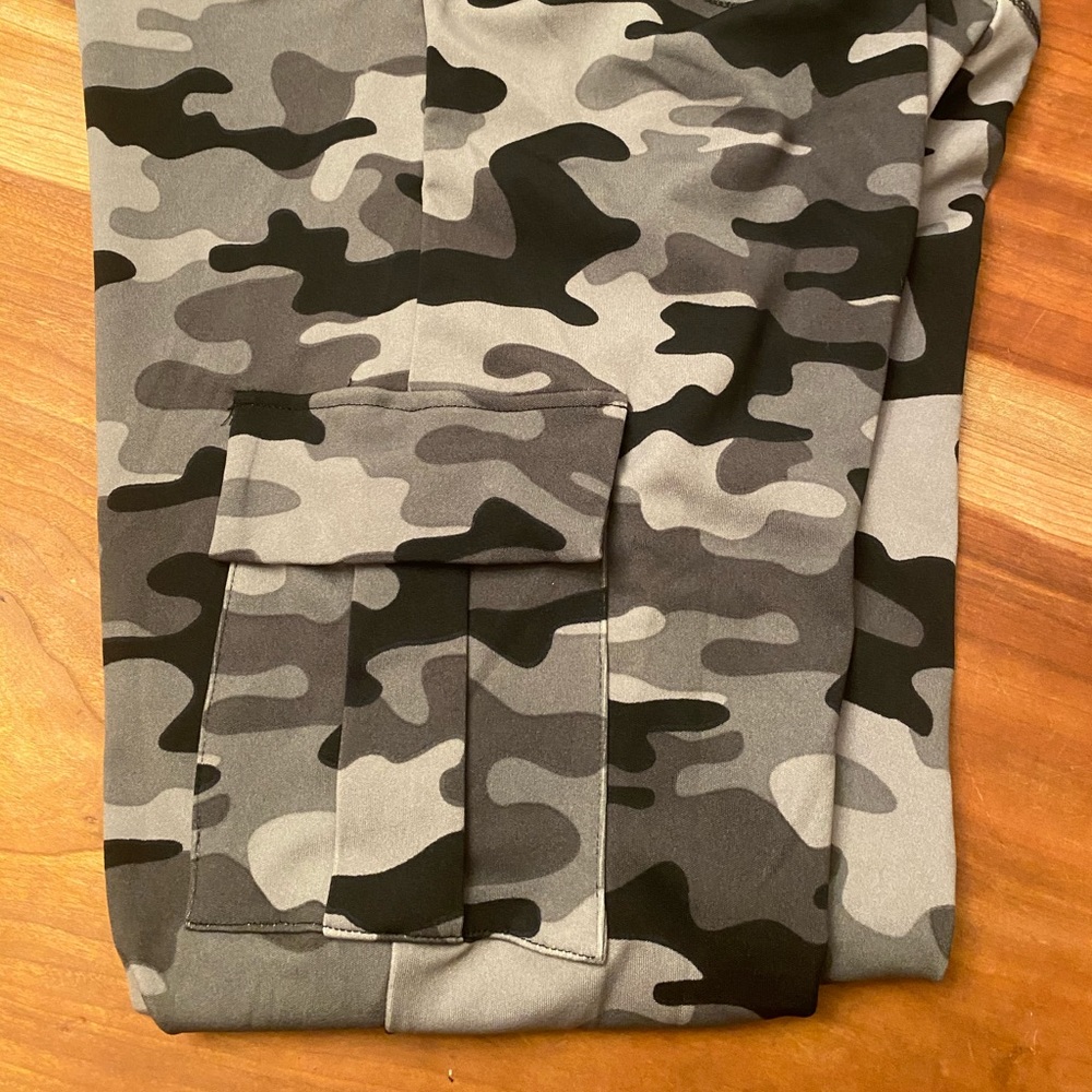 Camo cargo leggings